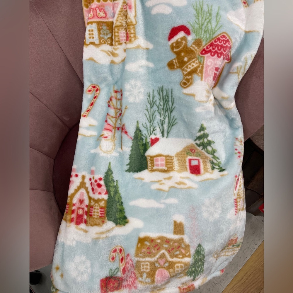 Blue & Pink Christmas Gingerbread House Holiday Plush Throw Blanket 60”x70” NWT
